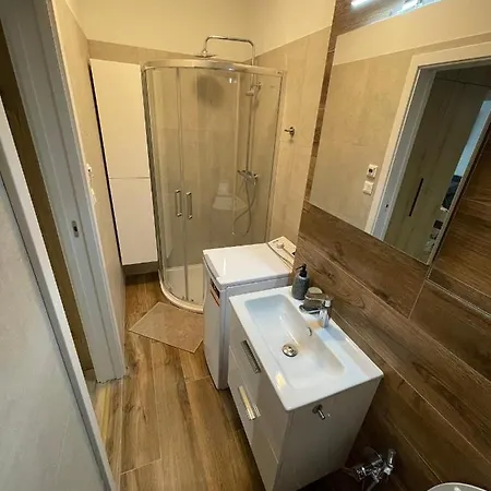 Apartman Grener דירה